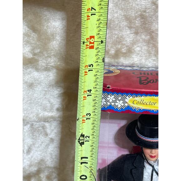 Mattel Chilean Barbie Collector Edition Dolls of the World 2012 NEW old stock - Picture 2 of 7